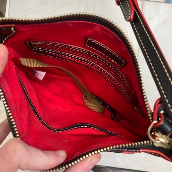 Dooney & bourke Disney "The Dark Side" Star Wars Half Marathon crossbody - Picture 10 of 11